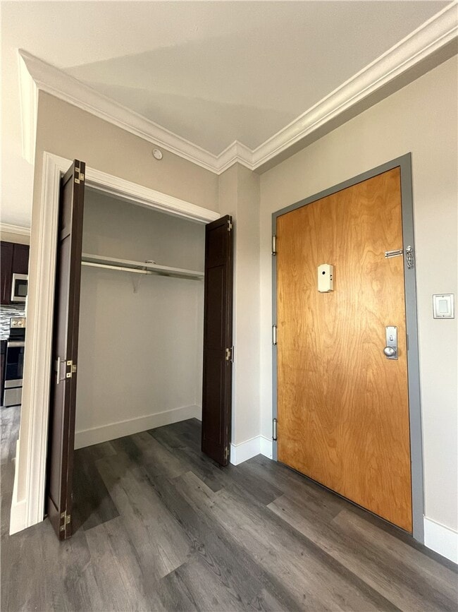 Photo - 184 N Main St