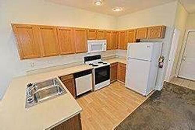 421 W 6th St