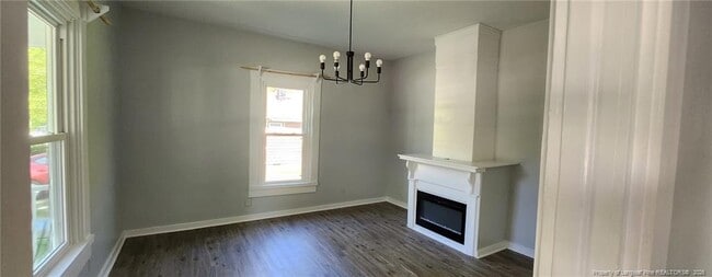 Photo - 233 W Barbee St