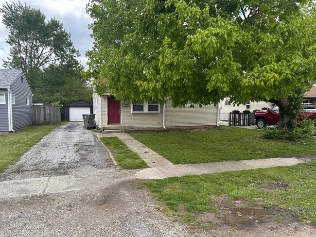 Photo - 4 bed 2 full bath home located in very desirable Irvington.