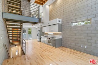 Photo - 3450 Cahuenga Blvd