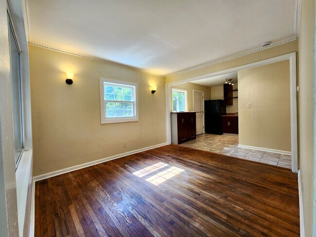 1032-1034 Exchange Street - 1032-1034 Exchange Street Apartment Unit 1034 Exchange Street