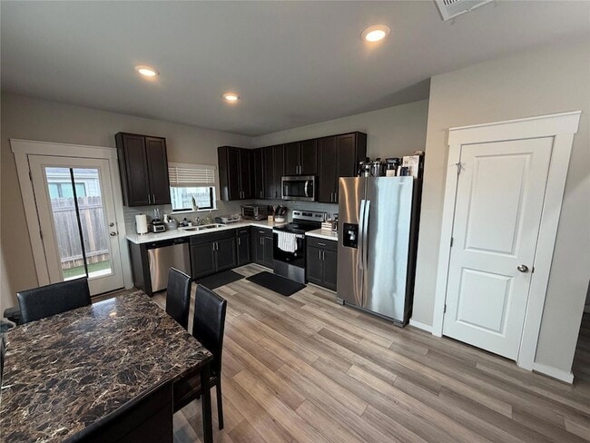 Photo - 125 Threshing Rd Unit A