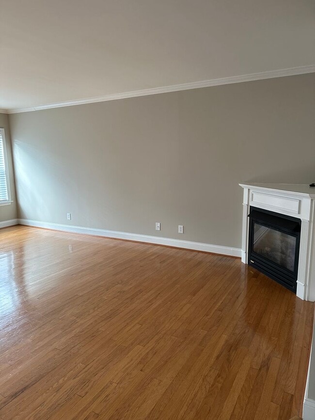 Photo - Beautiful 3 Bedroom TownHouse
