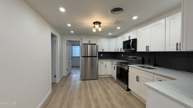 Photo - 305 2nd St