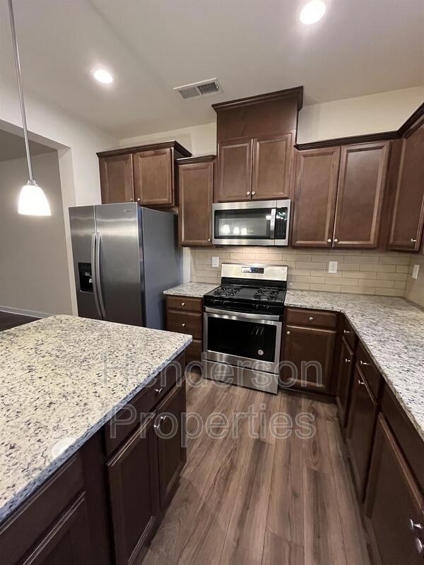 Photo - 9254 Glenburn Ln