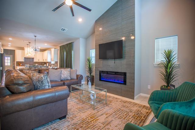 Photo - 836 E Maddox Ave