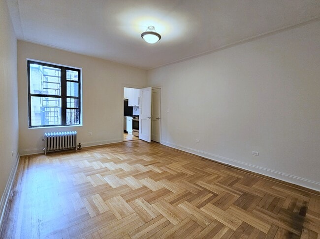 Building Photo - 652 W 163rd St Rental