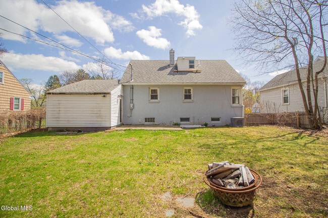 Photo - 16 Swayze Dr