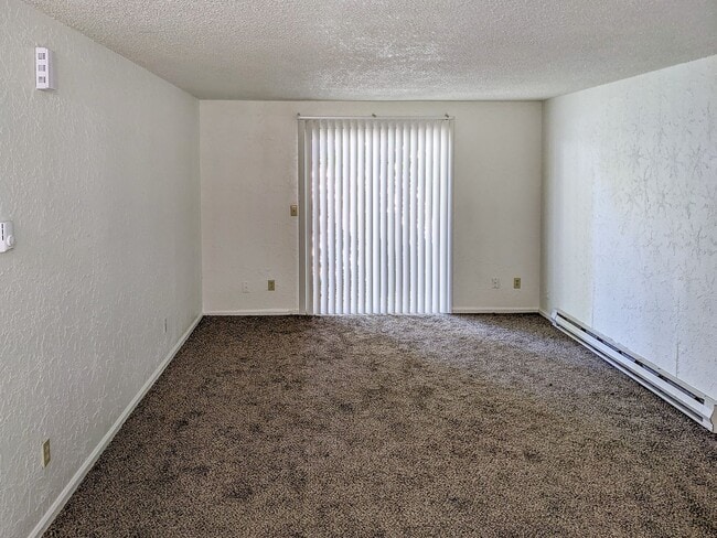 4187 Arnold St NE Unit 4187-D