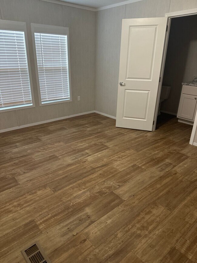 Photo - Cute! - 2-Bedroom/ 1-Bath- Mobile Home Unit C