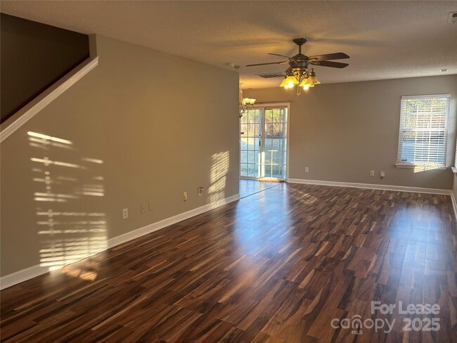 Photo - 14104 Bernardy Ln