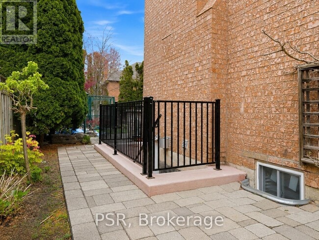 Photo - 1479 Bancroft Dr