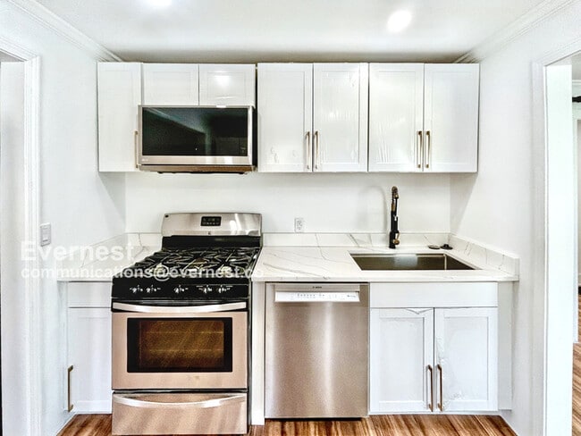 Photo - 1391 N Druid Hills Rd