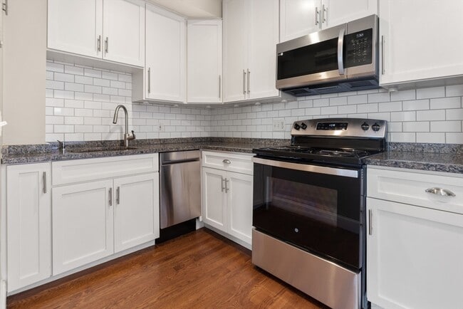 Photo - 17 Sackville St Unit 3