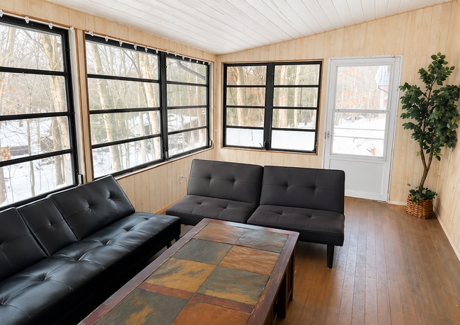 Photo - 149 Hillyndale Rd