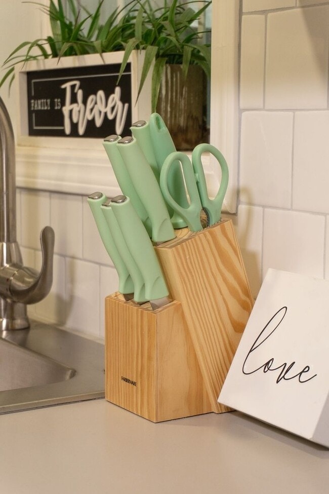 Photo - 3537 Fairburn Pl NW