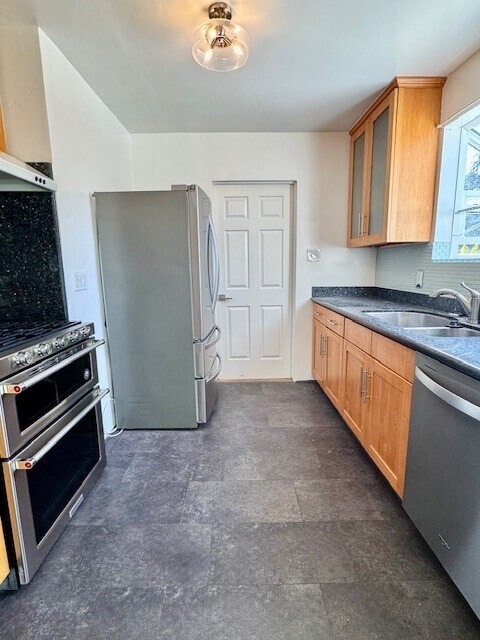 Photo - 1004 Esther Dr