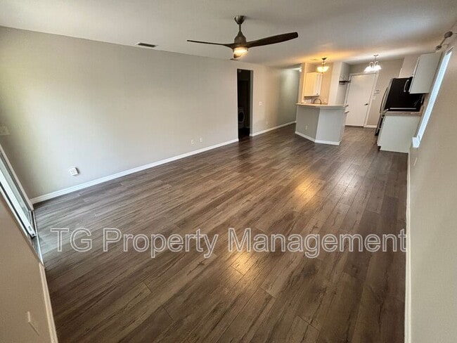 Photo - 942 Wynfield Cir