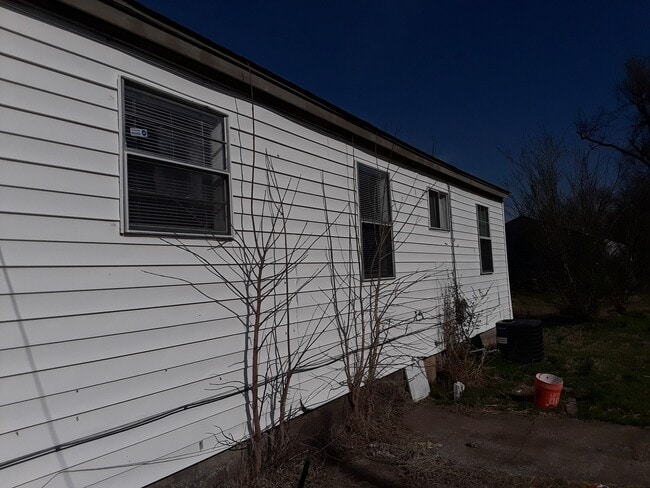 Photo - Spacious 4 Bedroom House