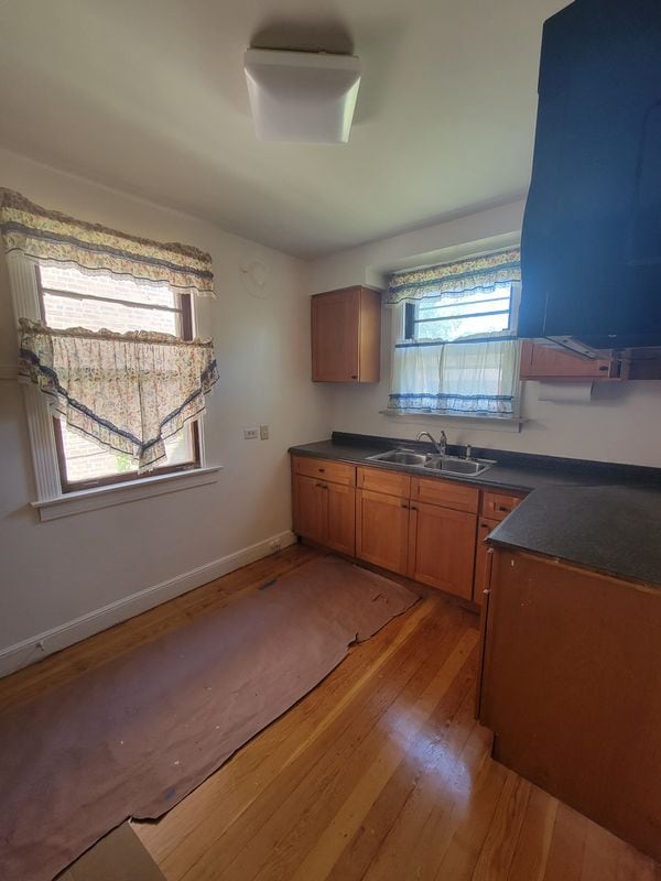 Photo - 10529 S Eberhart Ave