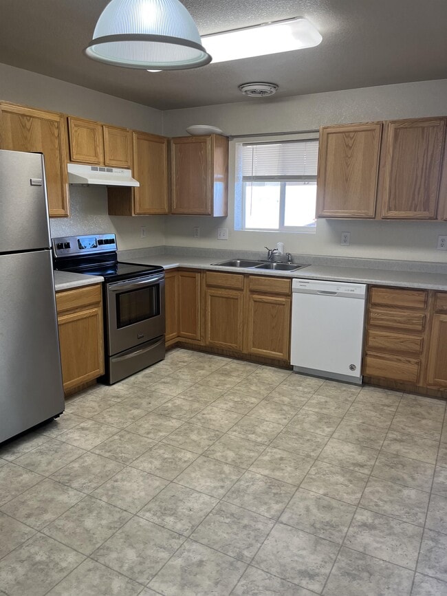 Photo - 206 Country West Rd