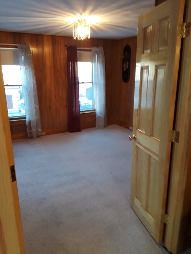 Building Photo - 361 Manchester St Unit 2 Rental