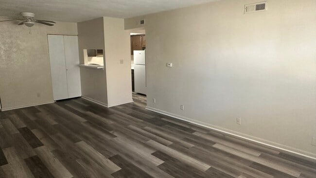 2365 Collins Dr Unidad C