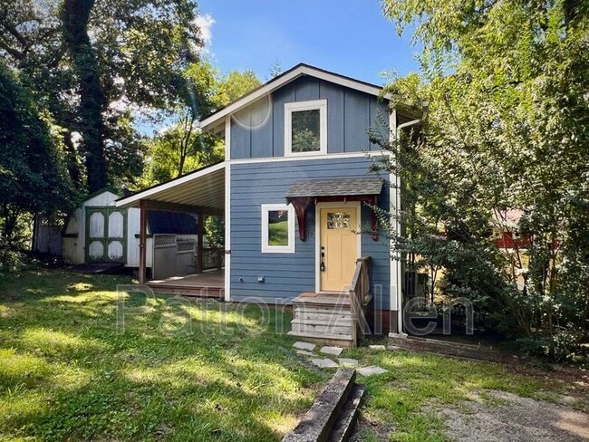 Photo - 10-10 Riverview Dr House
