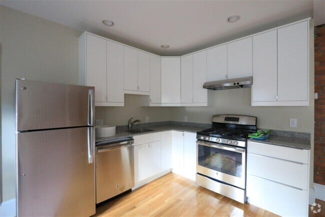 Building Photo - 16 Chandler St Unit 2 Rental