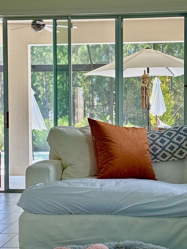 Photo - Stunning 5BR House in Zephyrhills