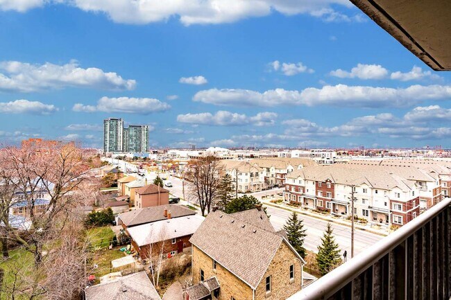 Photo - Evans Apartments