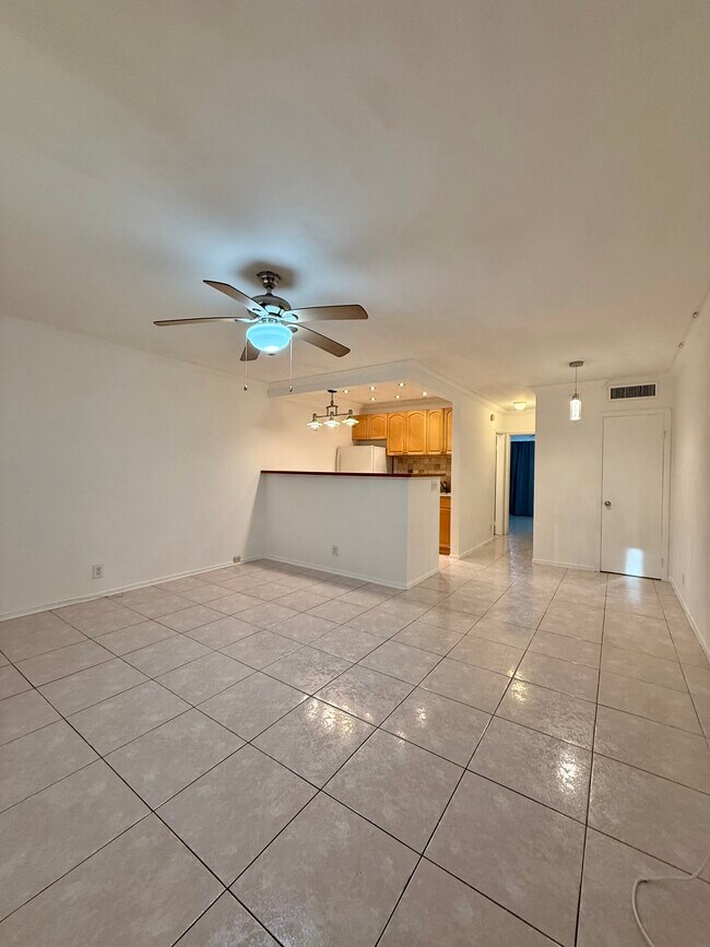 Entrance - 467 Golden Isles Dr Condo Unit 207