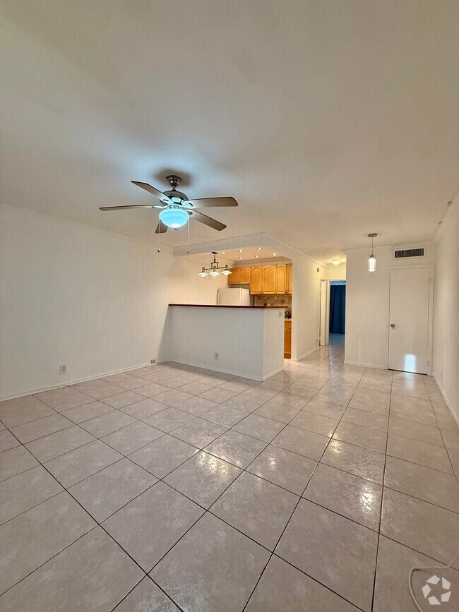 Building Photo - 467 Golden Isles Dr Unit 207 Rental