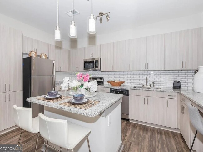 Building Photo - 2080 One White Oak Ln Unit 4305