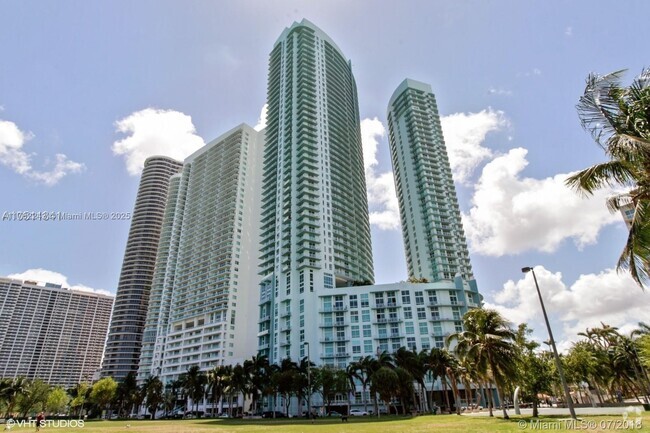 Building Photo - 1900 N Bayshore Dr Unit 4317 Rental