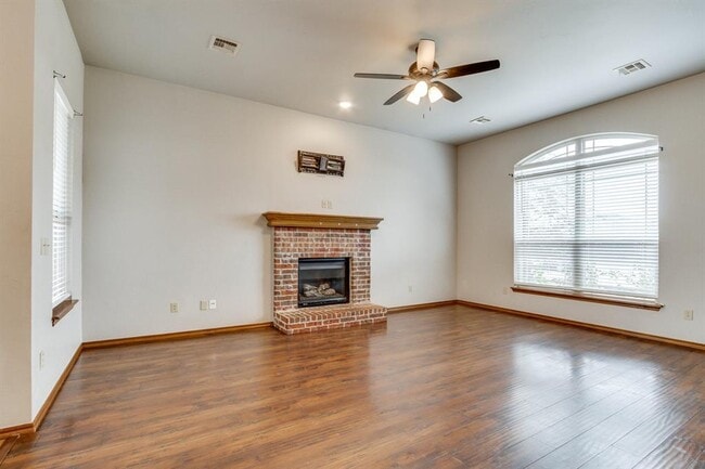 Photo - 1046 Phils Way