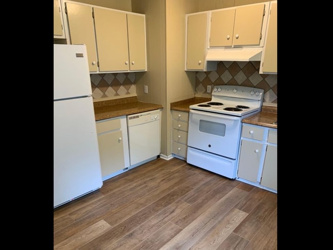 Photo - 637 Aubrey Dr