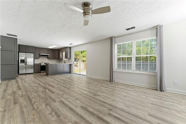 Photo - 517 Carrington Ct