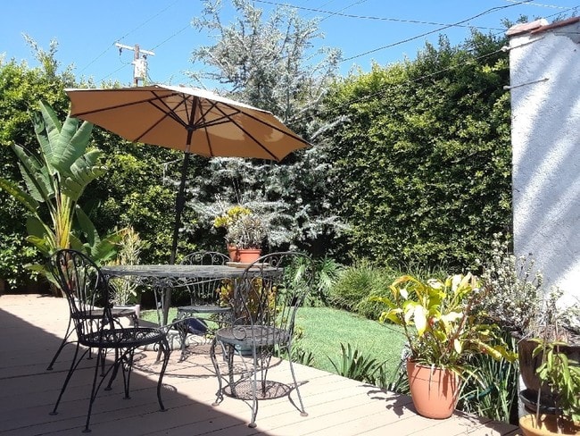 rear yard and deck - 618 N La Jolla Ave Unit 618 La Jolla Ave