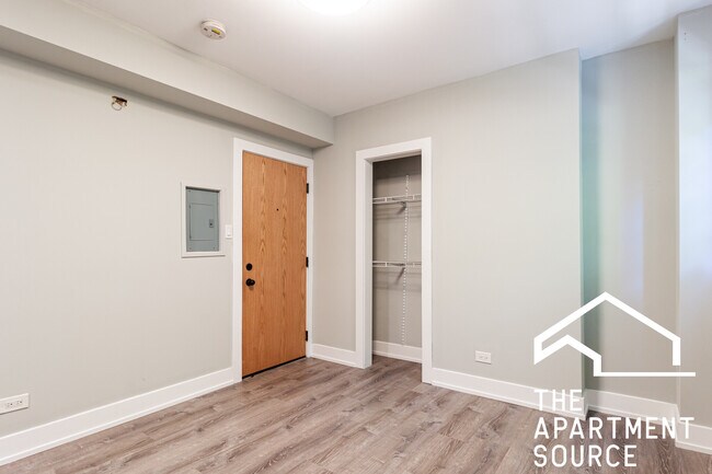 Photo - 501 W Belmont Ave Unit 5F