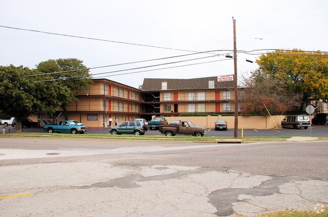 Crescent Ridge Apartments