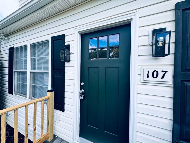 Photo - 107 Willard Way