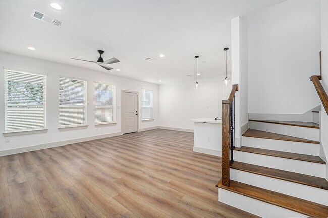Photo - 6425 Anderson Rd