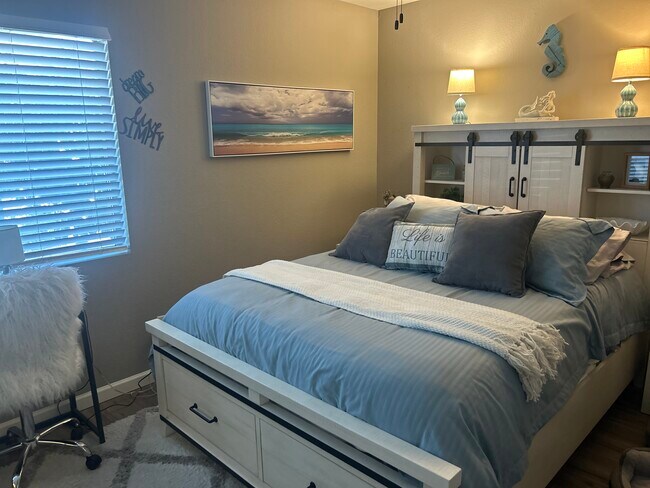 Second Bedroom - 3340 S Parkside Dr Unit Cozy Condo