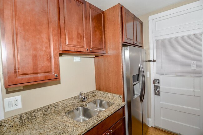 Photo - 2119 W Ainslie St Unit J03W