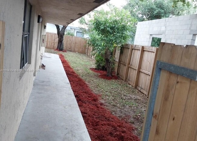 Photo - 717 NW 5th Ave Unidad 1