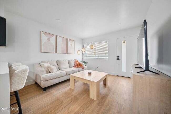 Photo - 3110 N 37th St Unidad 6