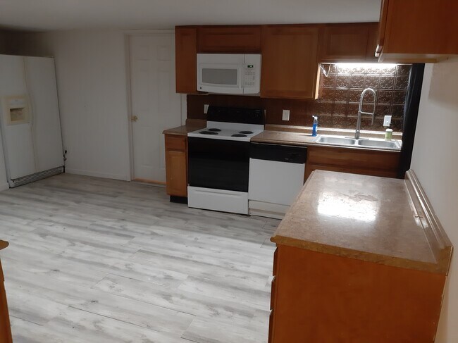 58498 E 42nd Dr Unit B