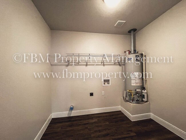 Photo - 104 Sunset Cir